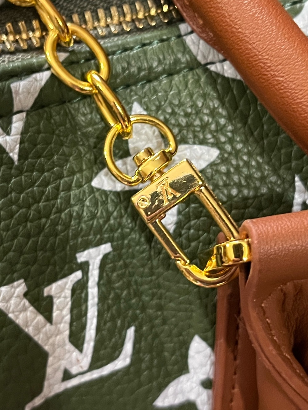 Louis. Vuitton. Speedy Green Handbag Purse Duffle - Picture 11 of 11